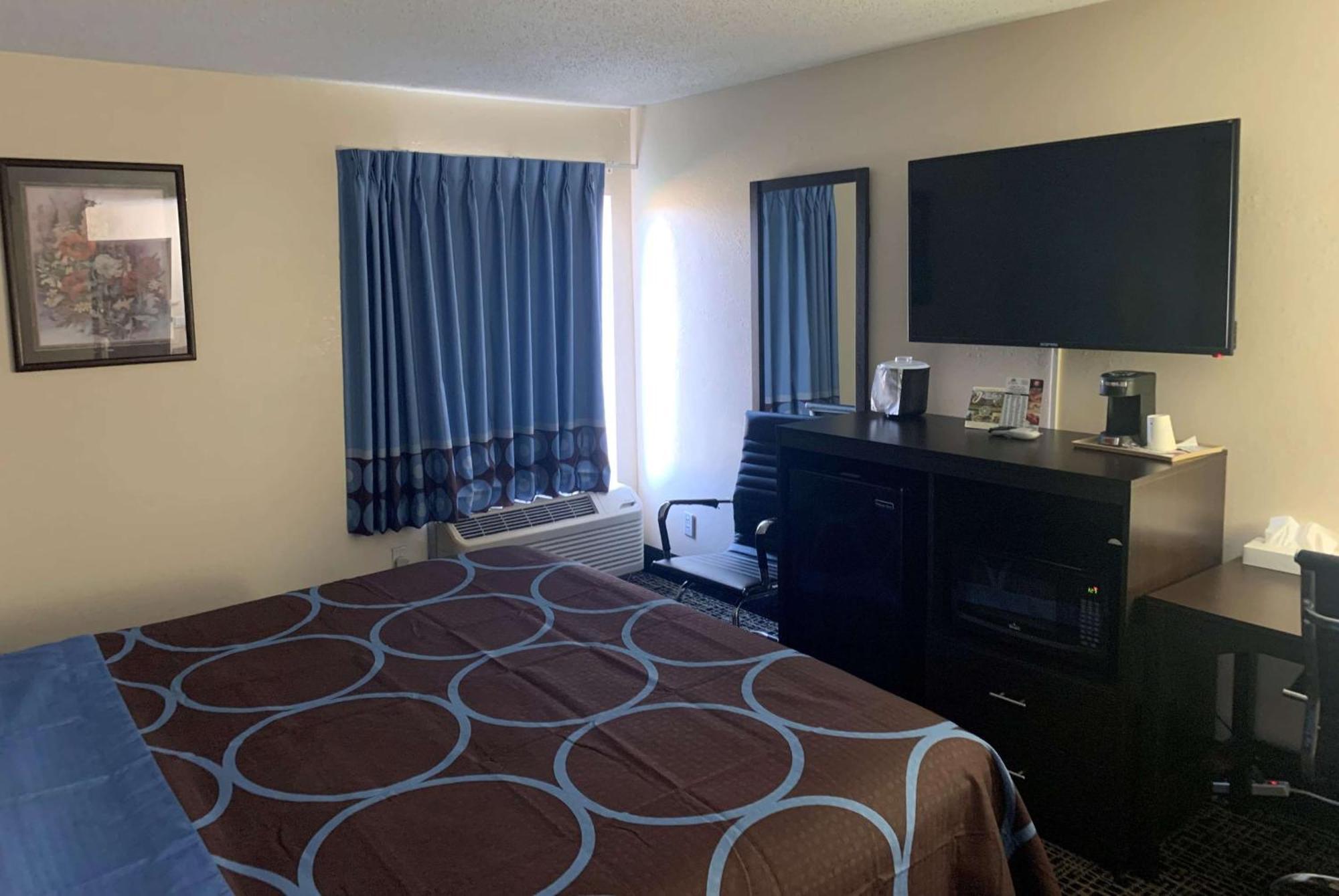 Super 8 By Wyndham Galesburg Hotel Exterior photo