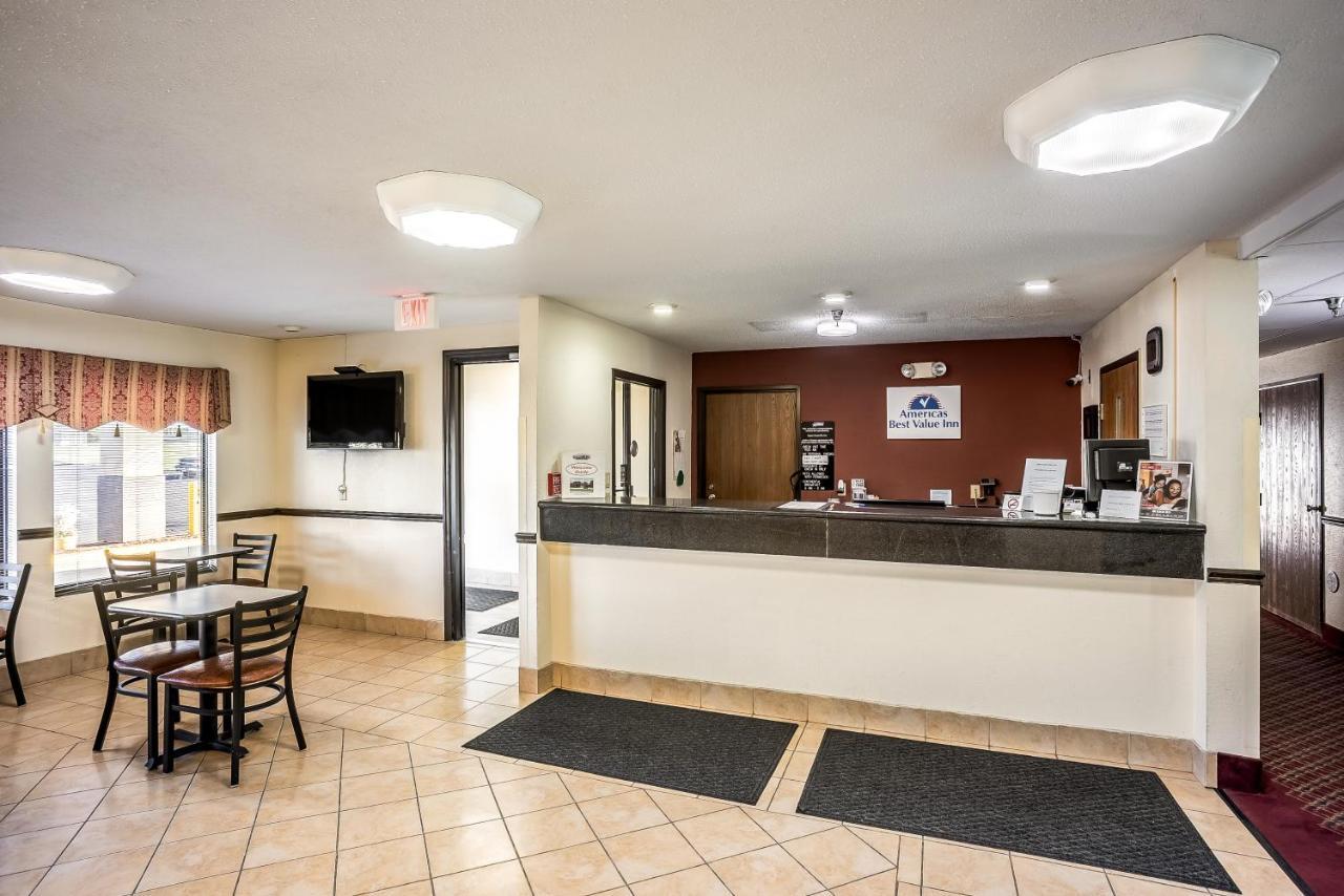 Super 8 By Wyndham Galesburg Hotel Exterior photo